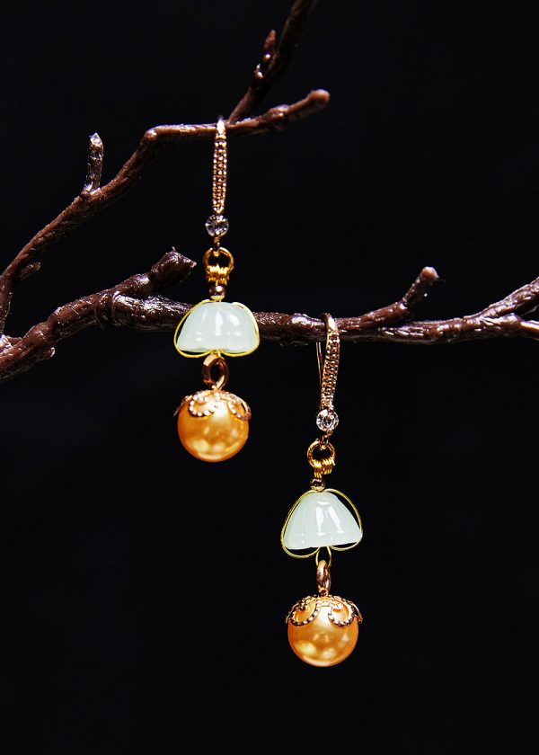 Boutique Champagne Pearl Chic Jade Drop Earrings - Image 2