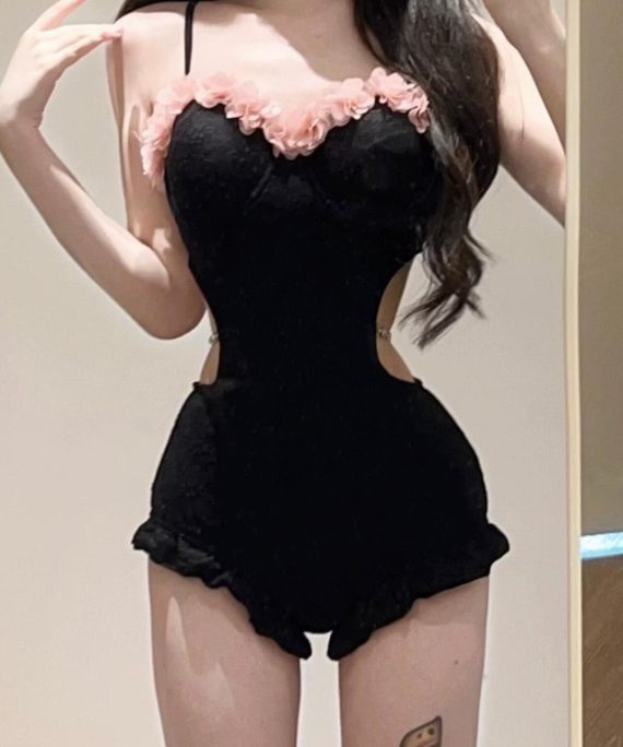 Chic Black Ruffled Tulle Patchwork Hollow Out Bodysuit