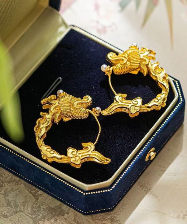 Chic Gold Copper Overgild Pearl Enamel Drago Hoop Earrings - Image 4