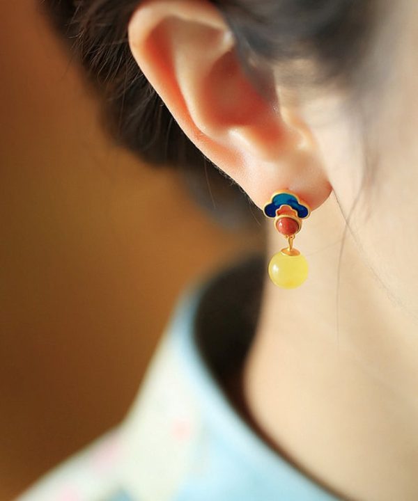 Chic Yellow Sterling Silver Inlaid Auspicious Clouds Amber Stud Earrings - Image 4