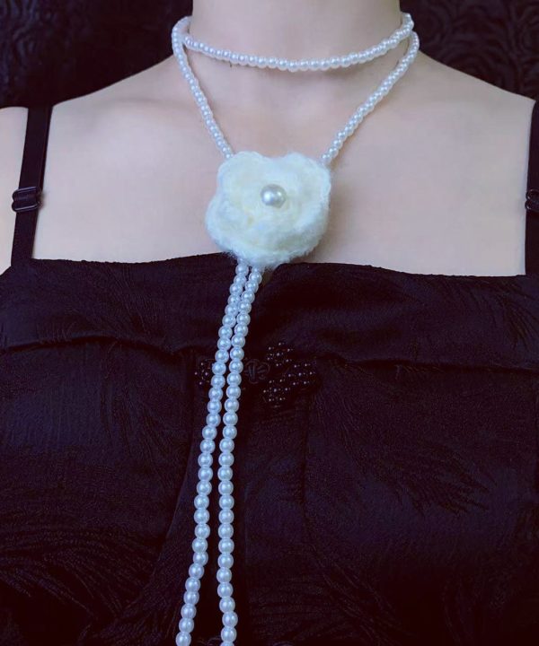 Classy White Alloy Floral Pearl Sweater Lariat Necklace - Image 3